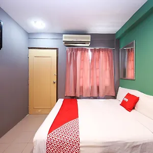 2* Hotel Oyo 89688 Alor Street